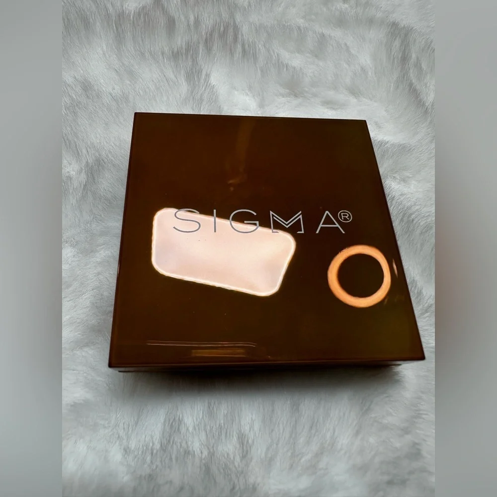 Sigma beauty Light Matte Bronzer